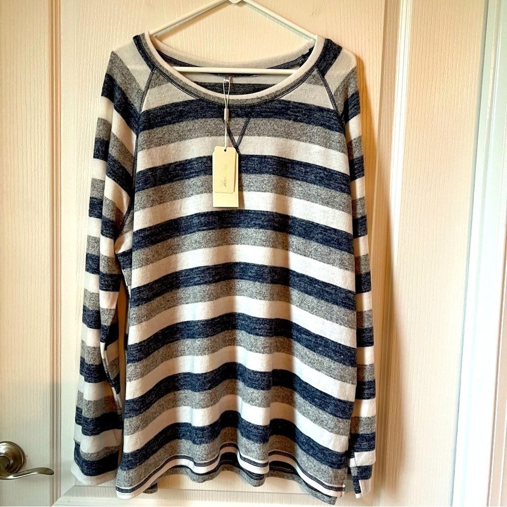 Aokosor striped, pullover top, ladies size 3XL, new with tags